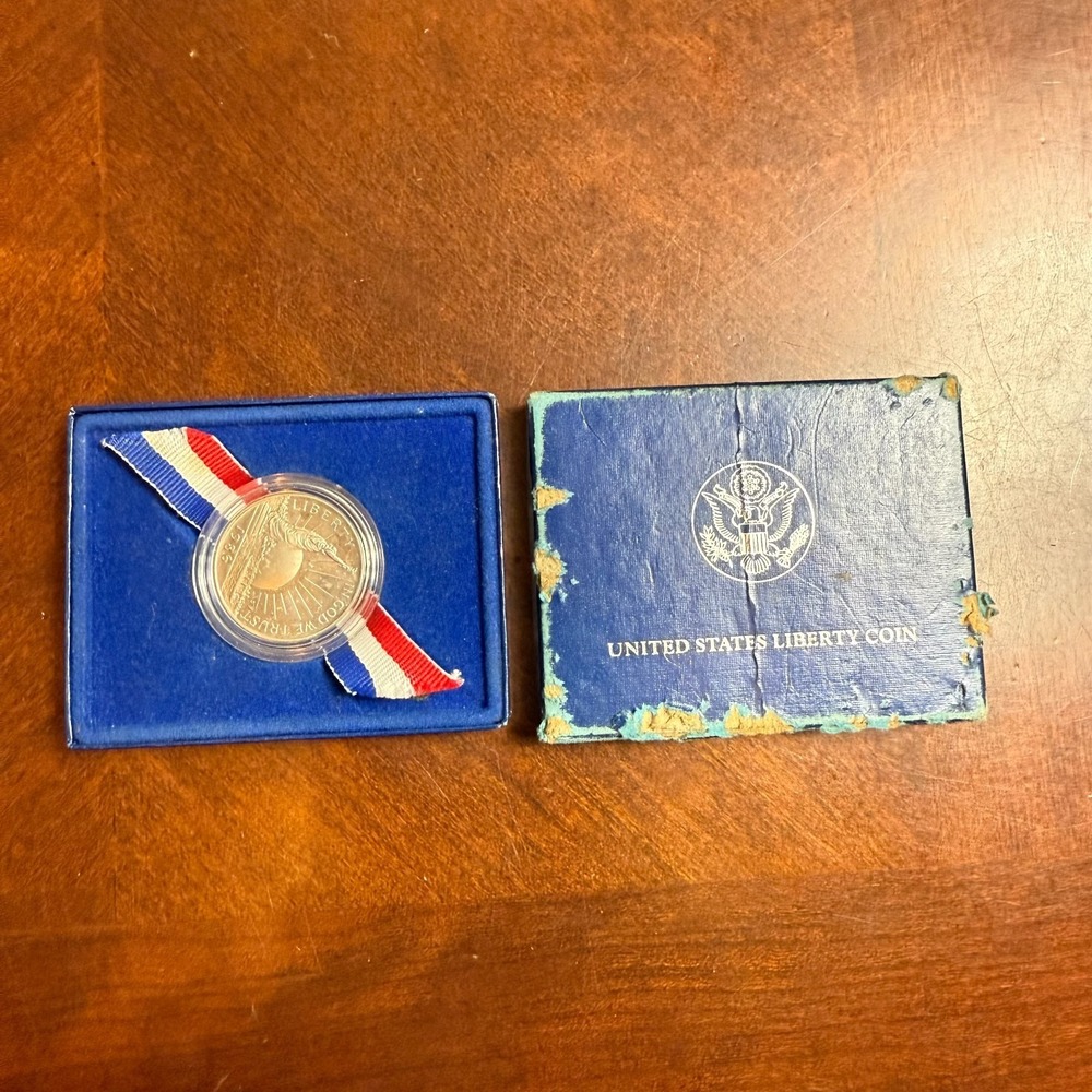 1986 Statue of Liberty Commemorative Half Dollar Coin w Box